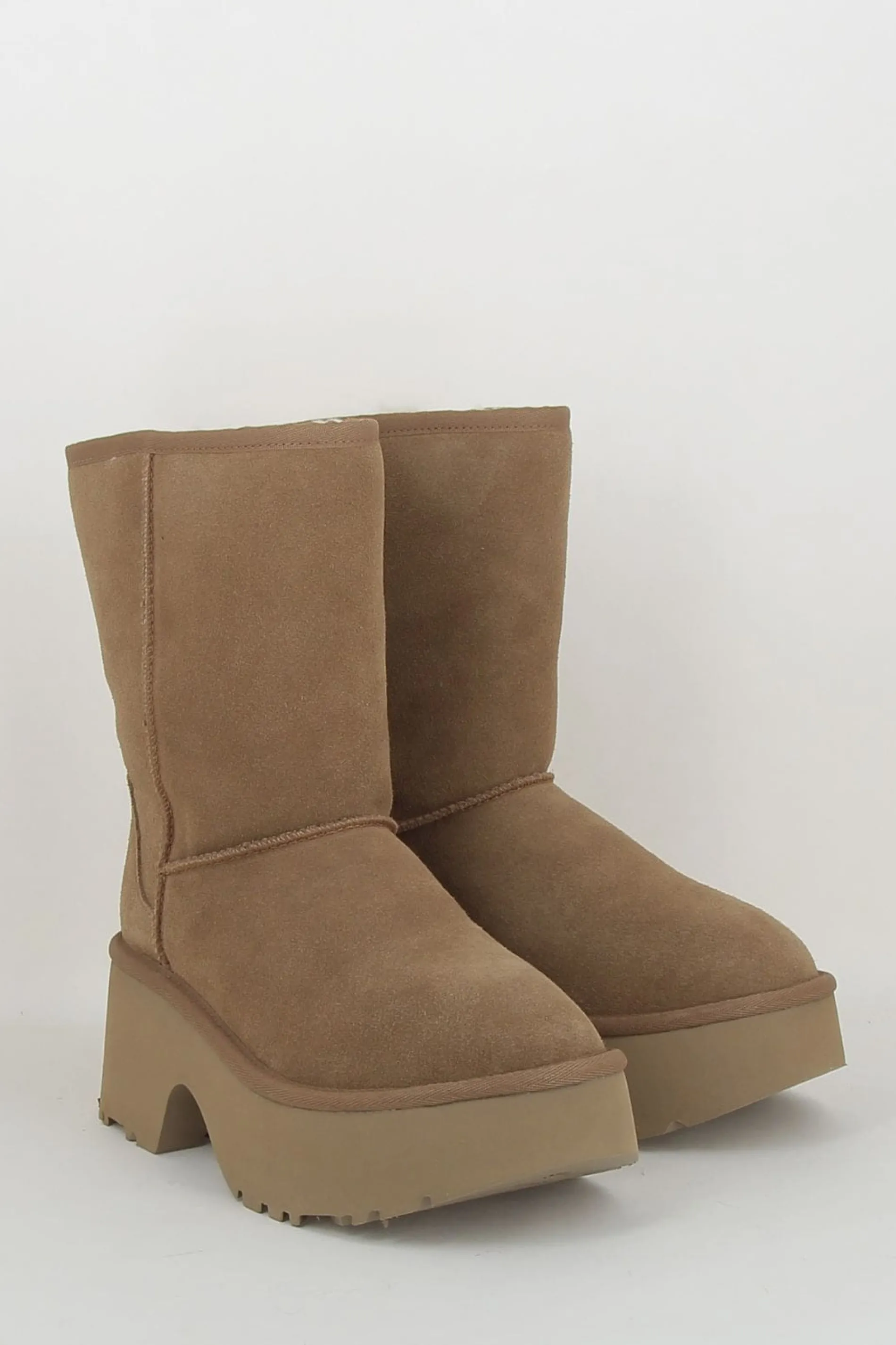 UGG /classic short new he camel New