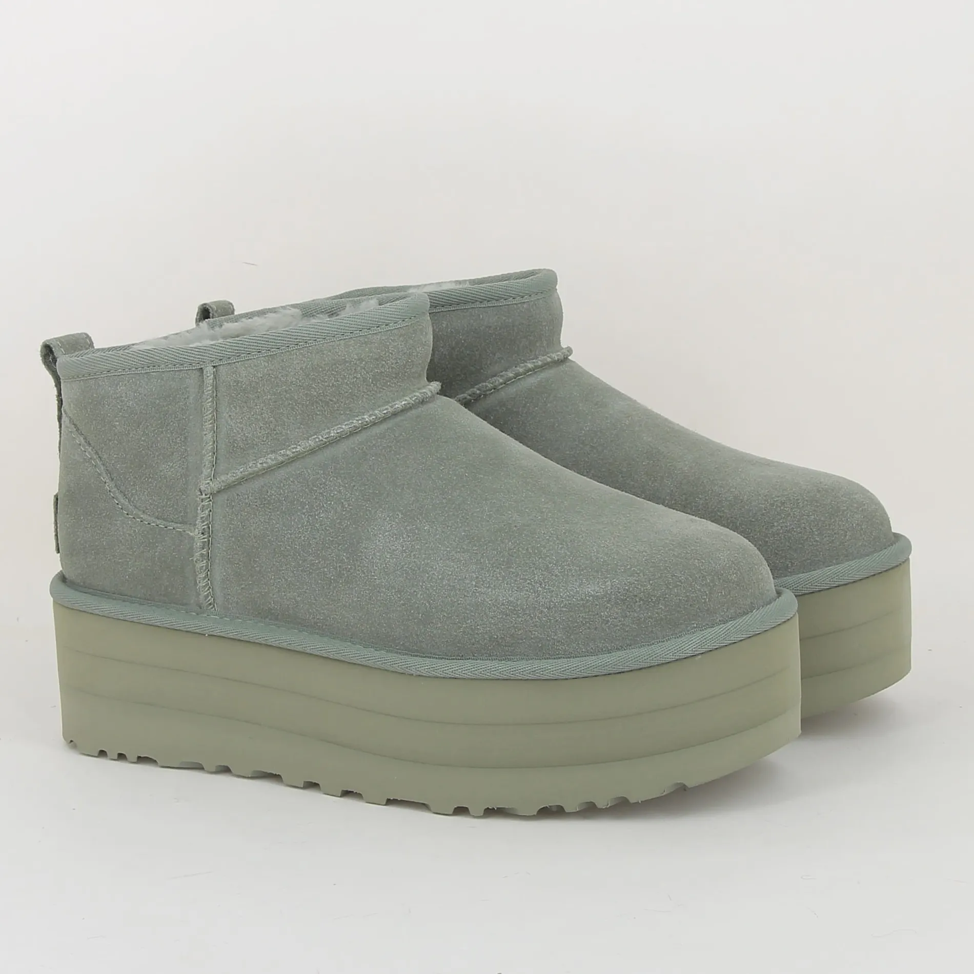 UGG /classicultramin pl e vert Outlet